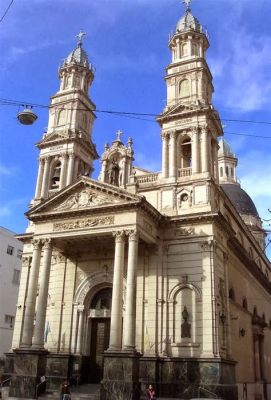 Catedral de Nuestra Señora del Rosario: Một kiệt tác kiến trúc Baroque đầy huyền bí và mê hoặc!