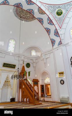  Rum Mehmed Paşa Camii: Một Kiệt Tác Kiến Trúc Ottoman Lộng Lẫy Và Bí Ẩn!